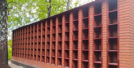 На Заельцевском кладбище поставили колумбарную стену